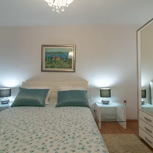 apartments-maria-trogir-21220.splithotels.org/